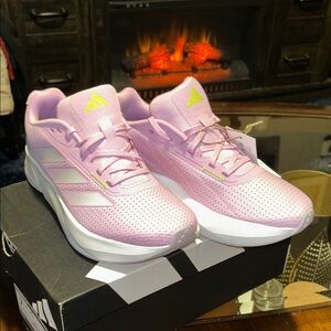 Adidas Duramo SL running shoe in the "Bliss Lilac/Zero Metallic/Silver Dawn"